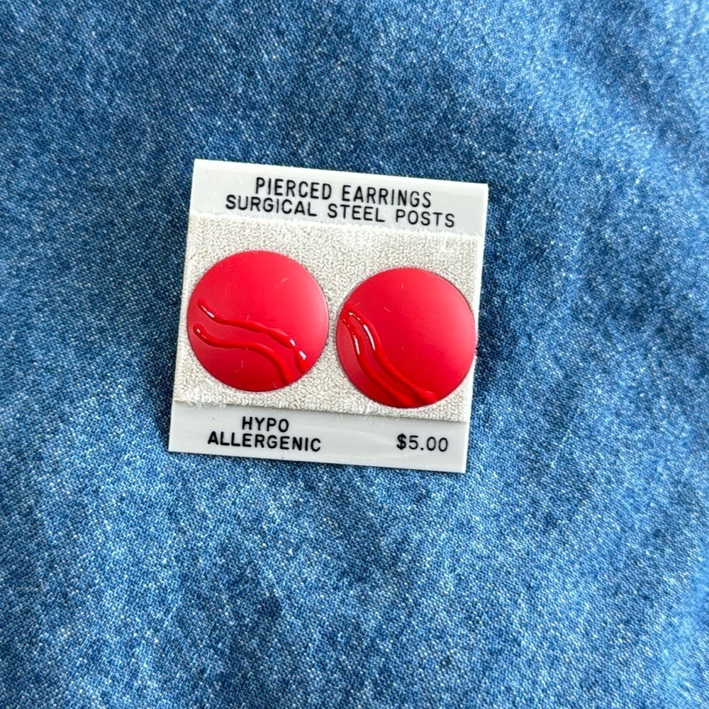 4/$10 Surgical Steel Post Red Large Button Studs